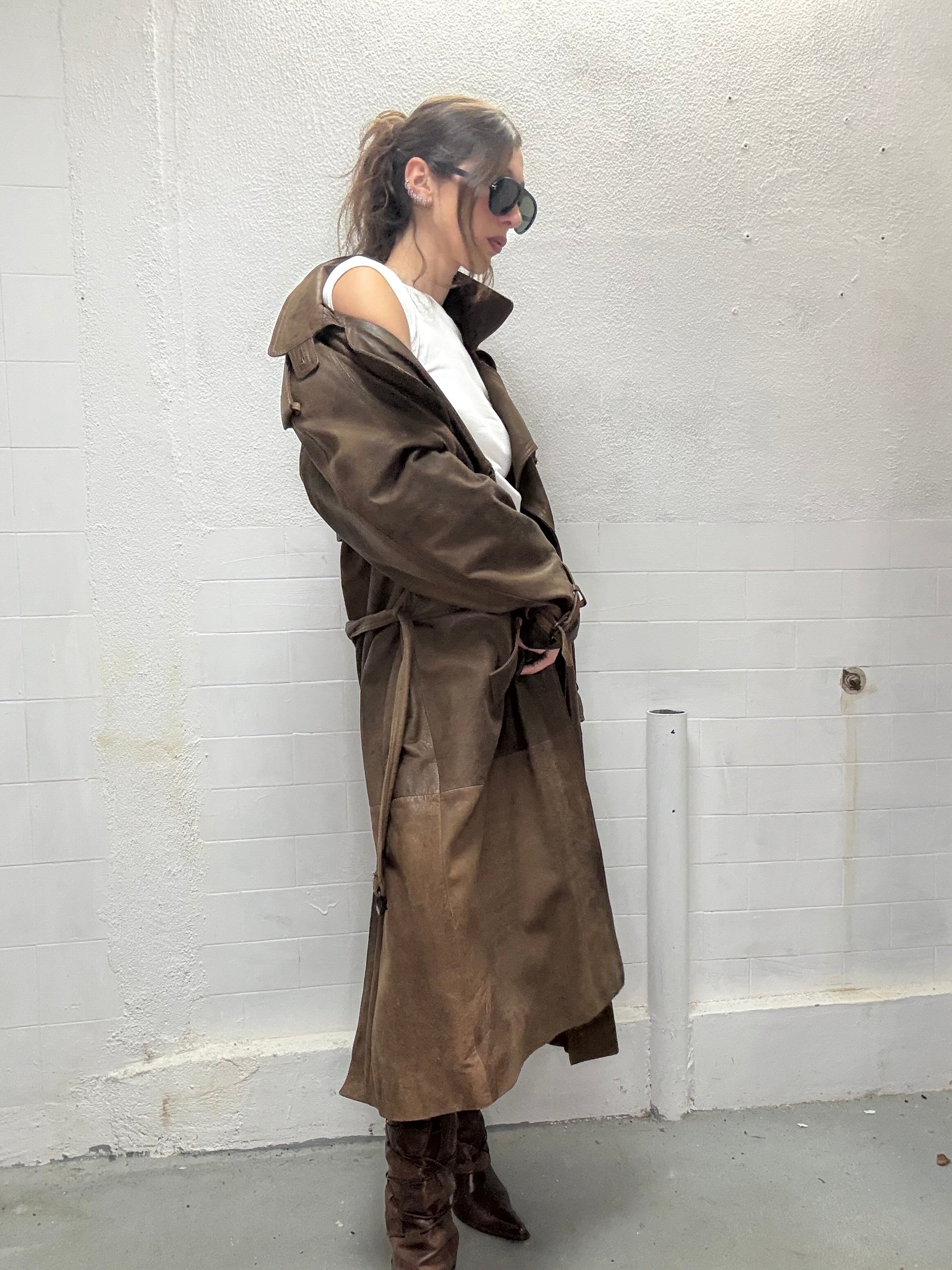 081 SUPER LONG LEATHER TRENCHCOAT