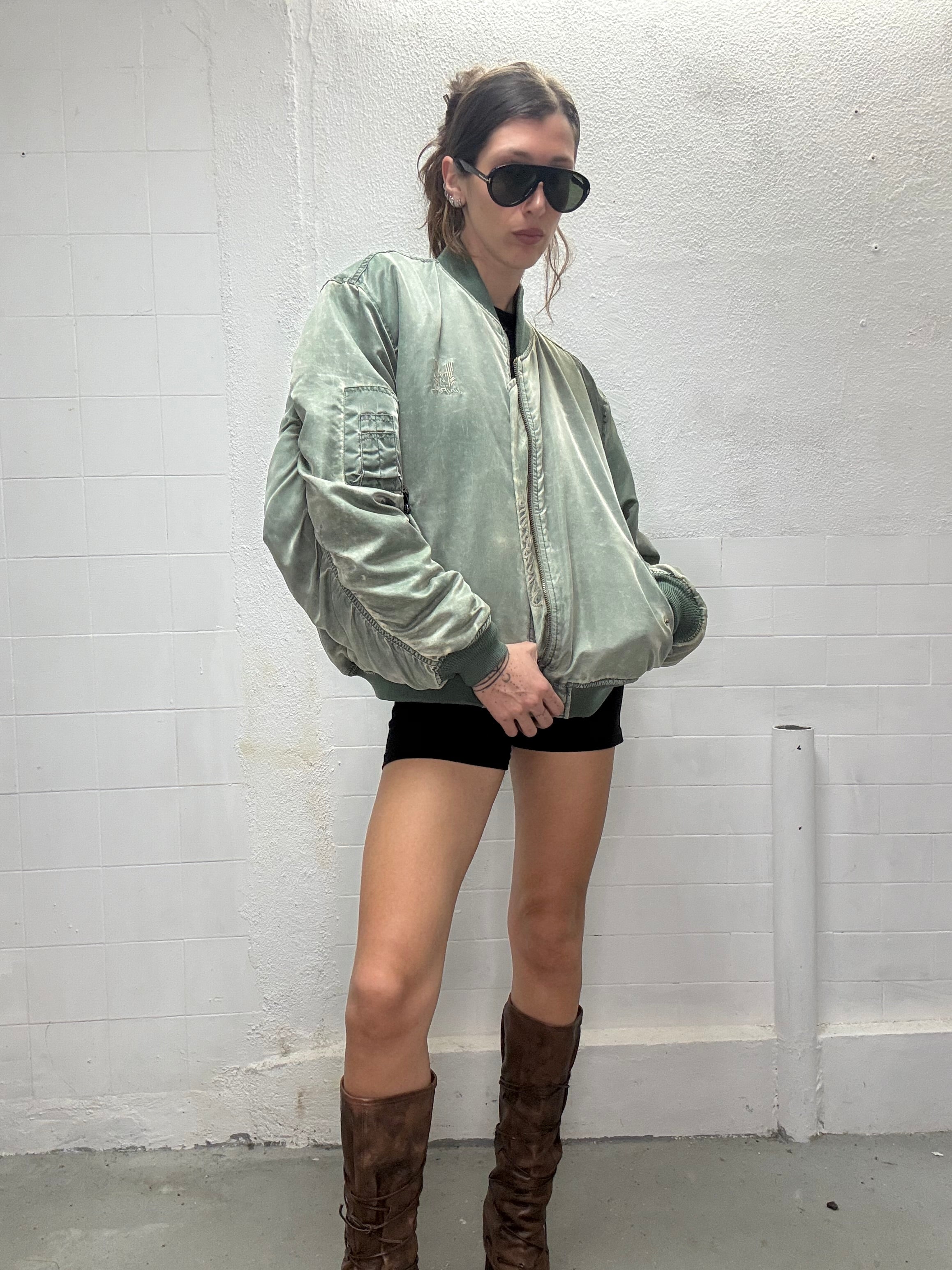 089 VINTAGE DISTRESSED BOMBER
