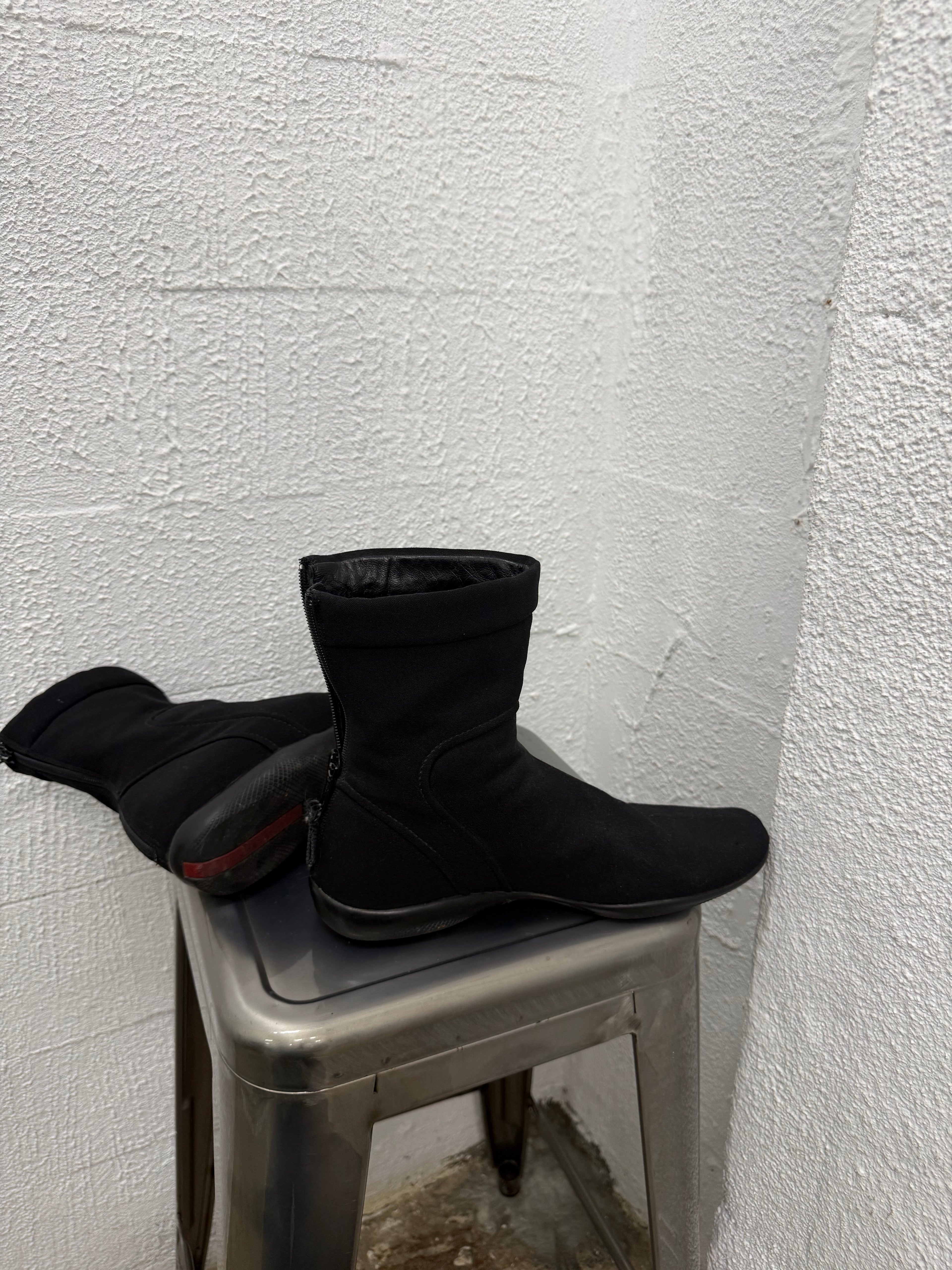 0106 VINTAGE SPORT PRADA BOOTS