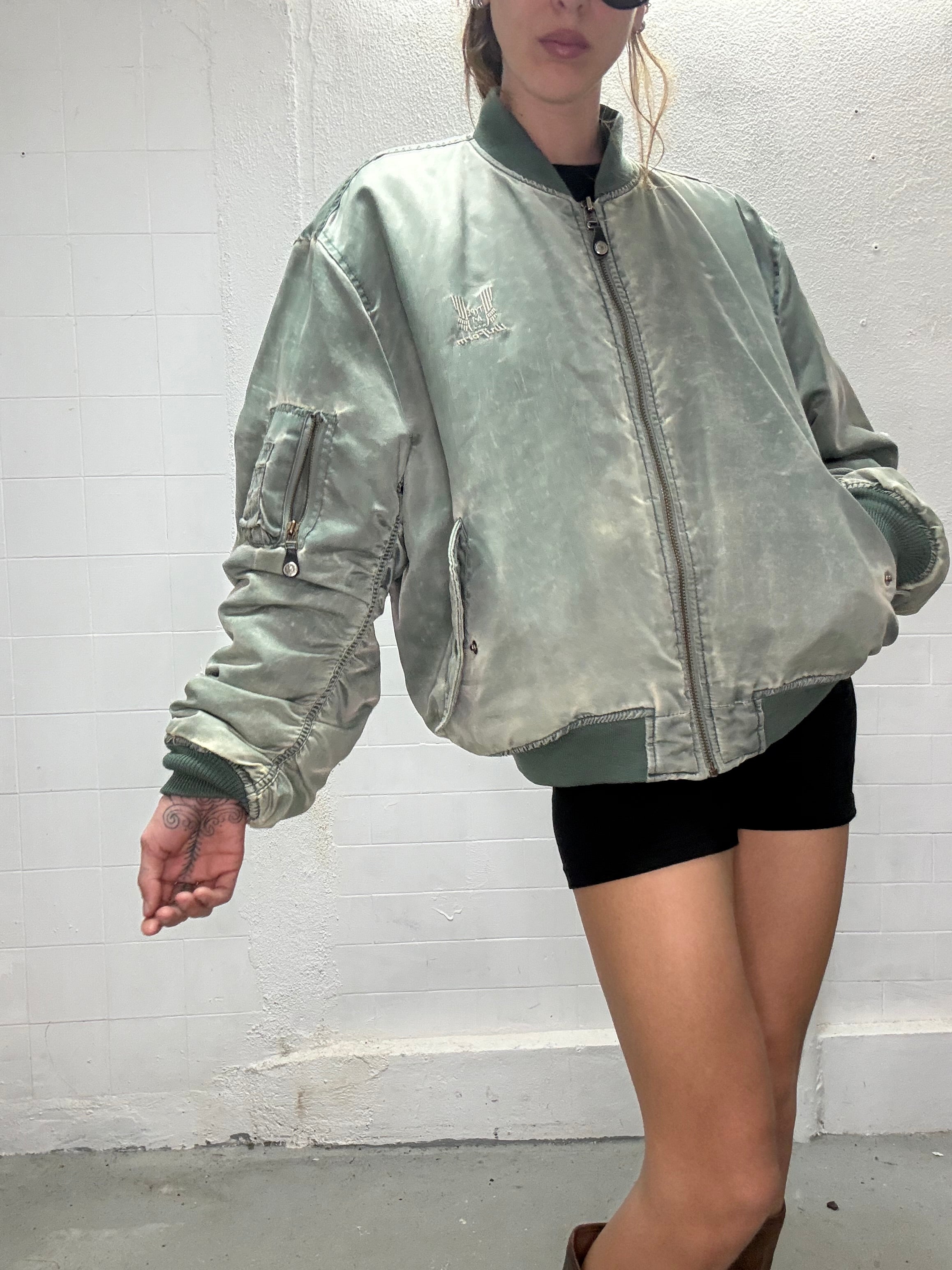 089 VINTAGE DISTRESSED BOMBER