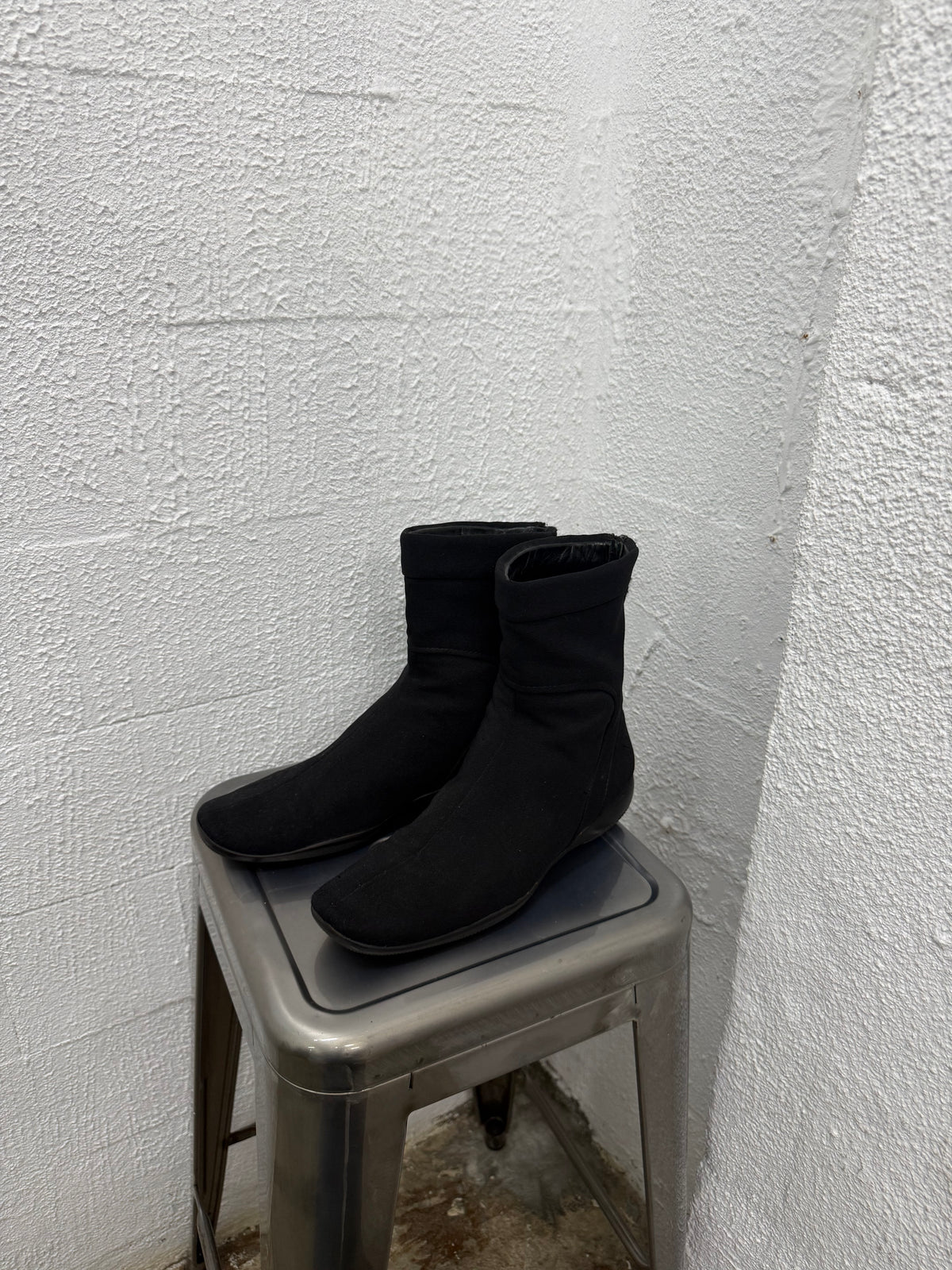 0106 VINTAGE SPORT PRADA BOOTS
