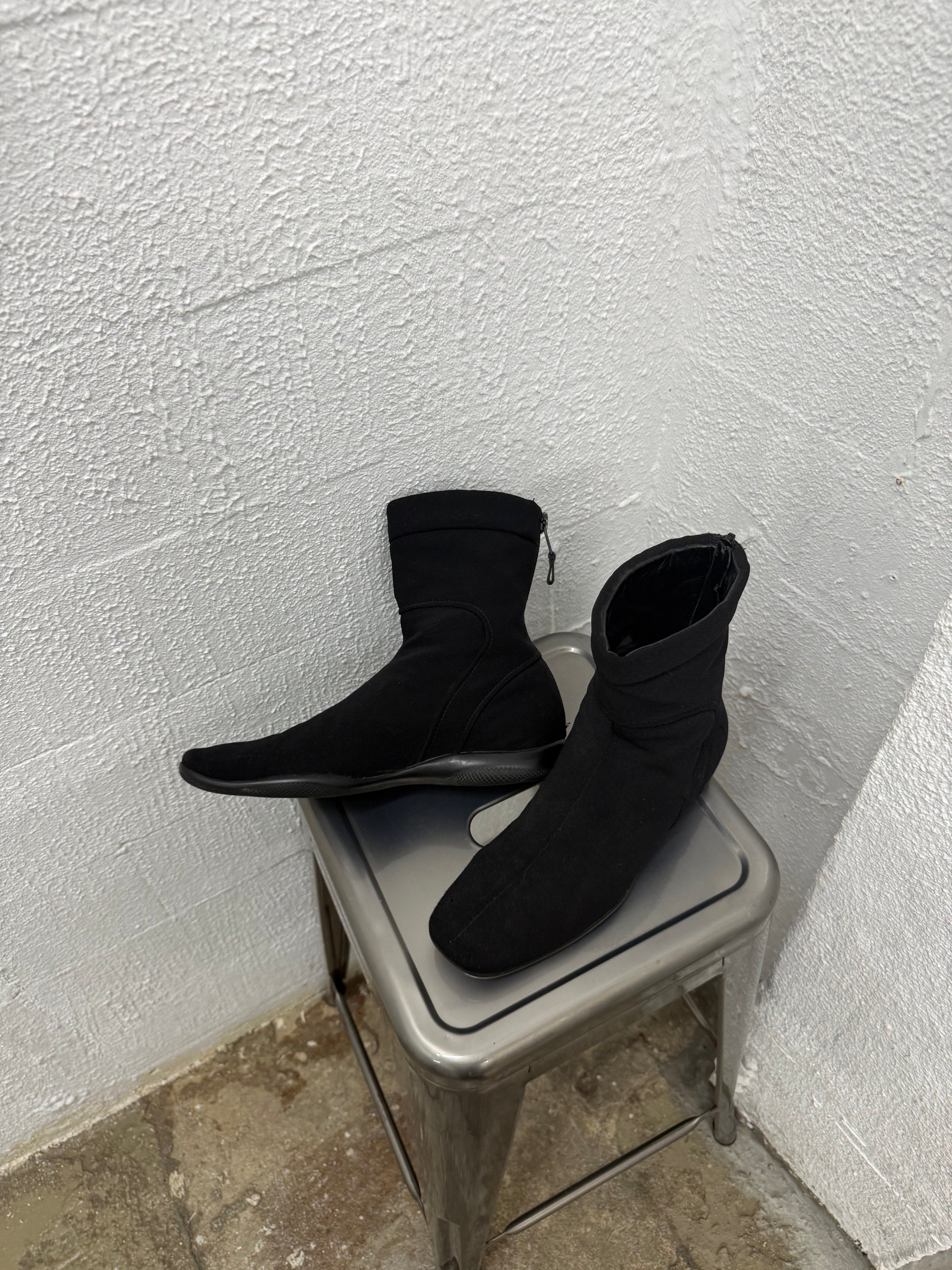 0106 VINTAGE SPORT PRADA BOOTS