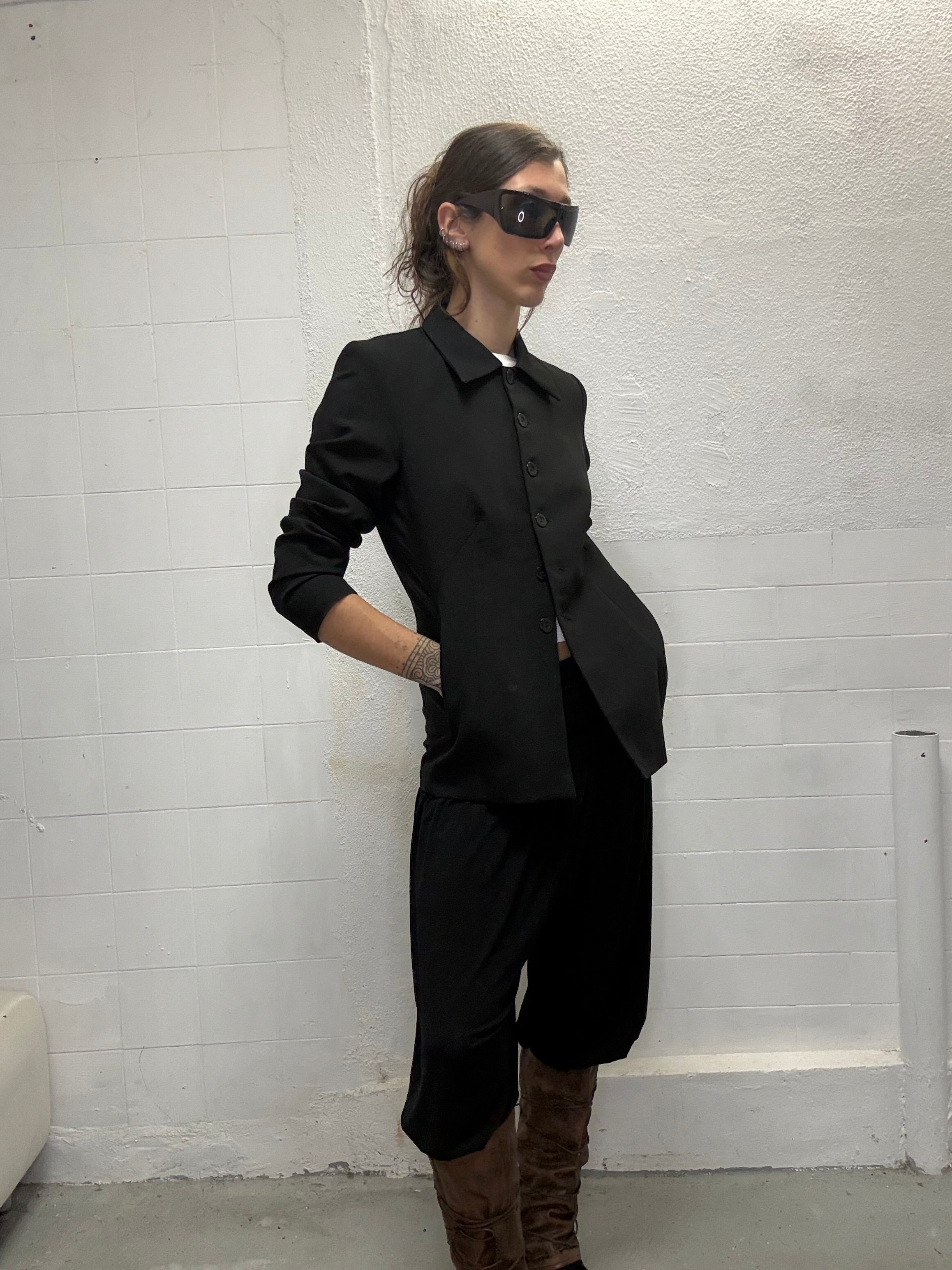 098 BUTTON UP BLACK BLAZER
