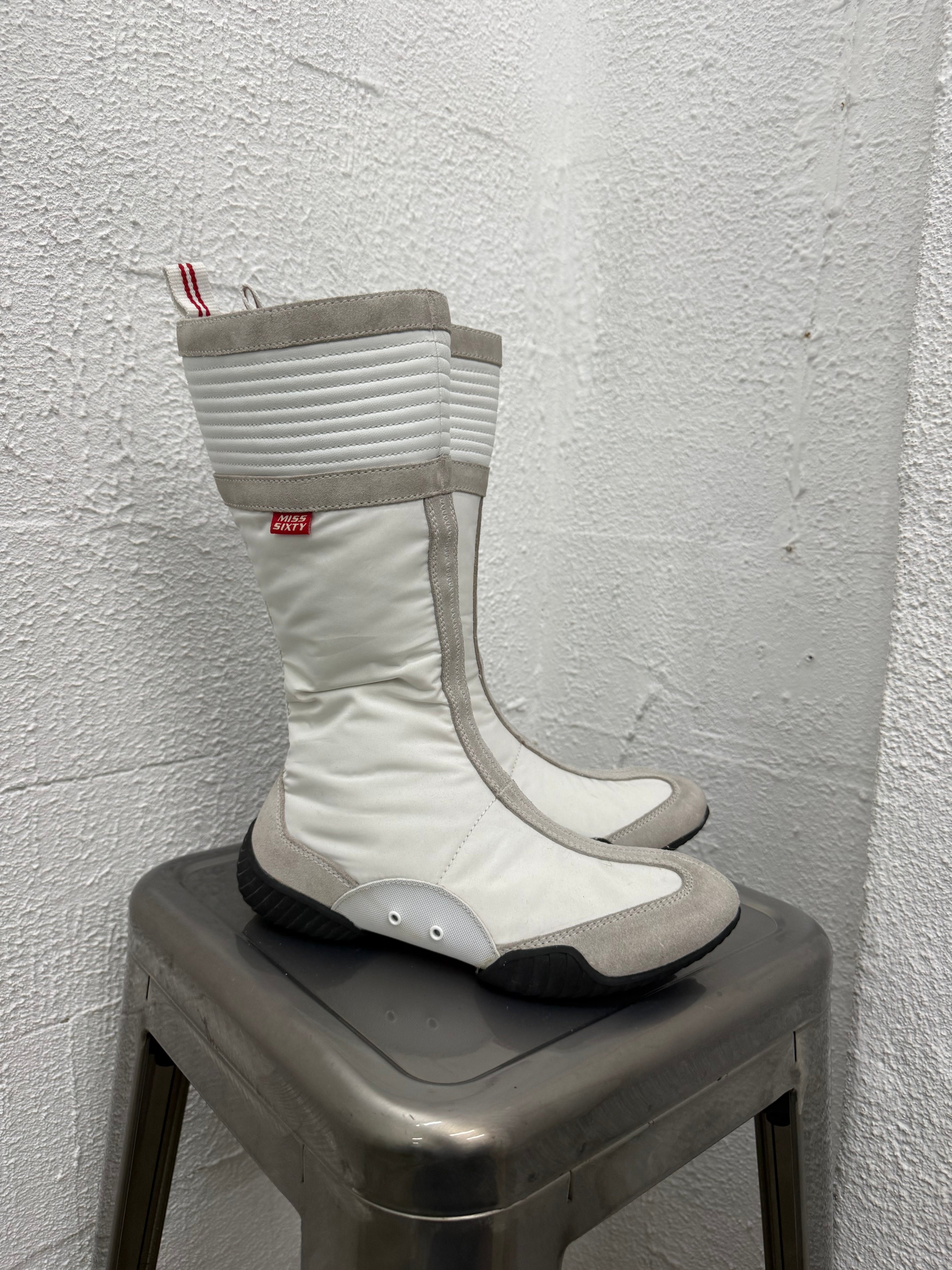 0109 VINTAGE MISS SIXTY SPORTY BOOTS