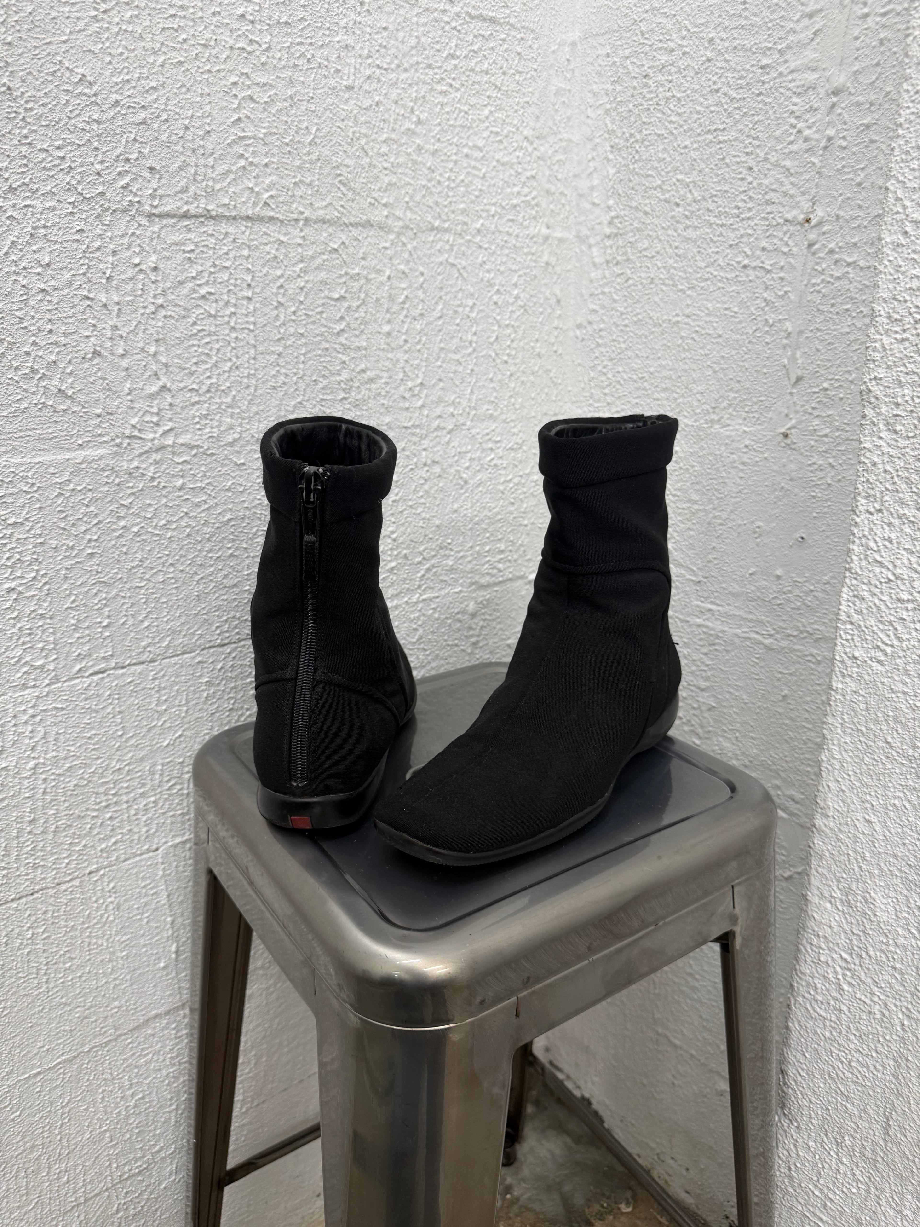 0106 VINTAGE SPORT PRADA BOOTS