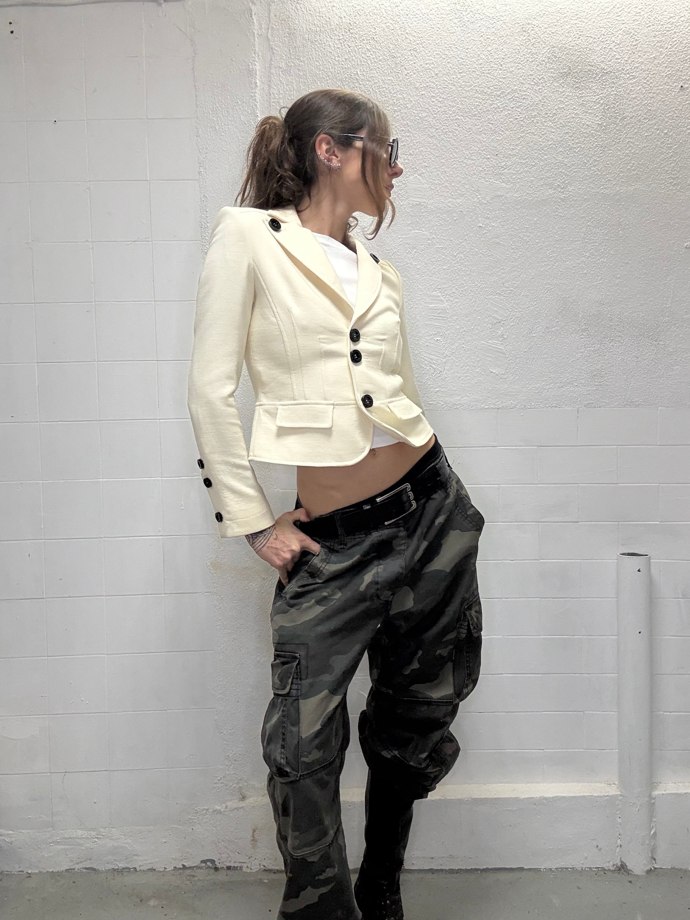 093 STRUCTURED CRÈME BLAZER
