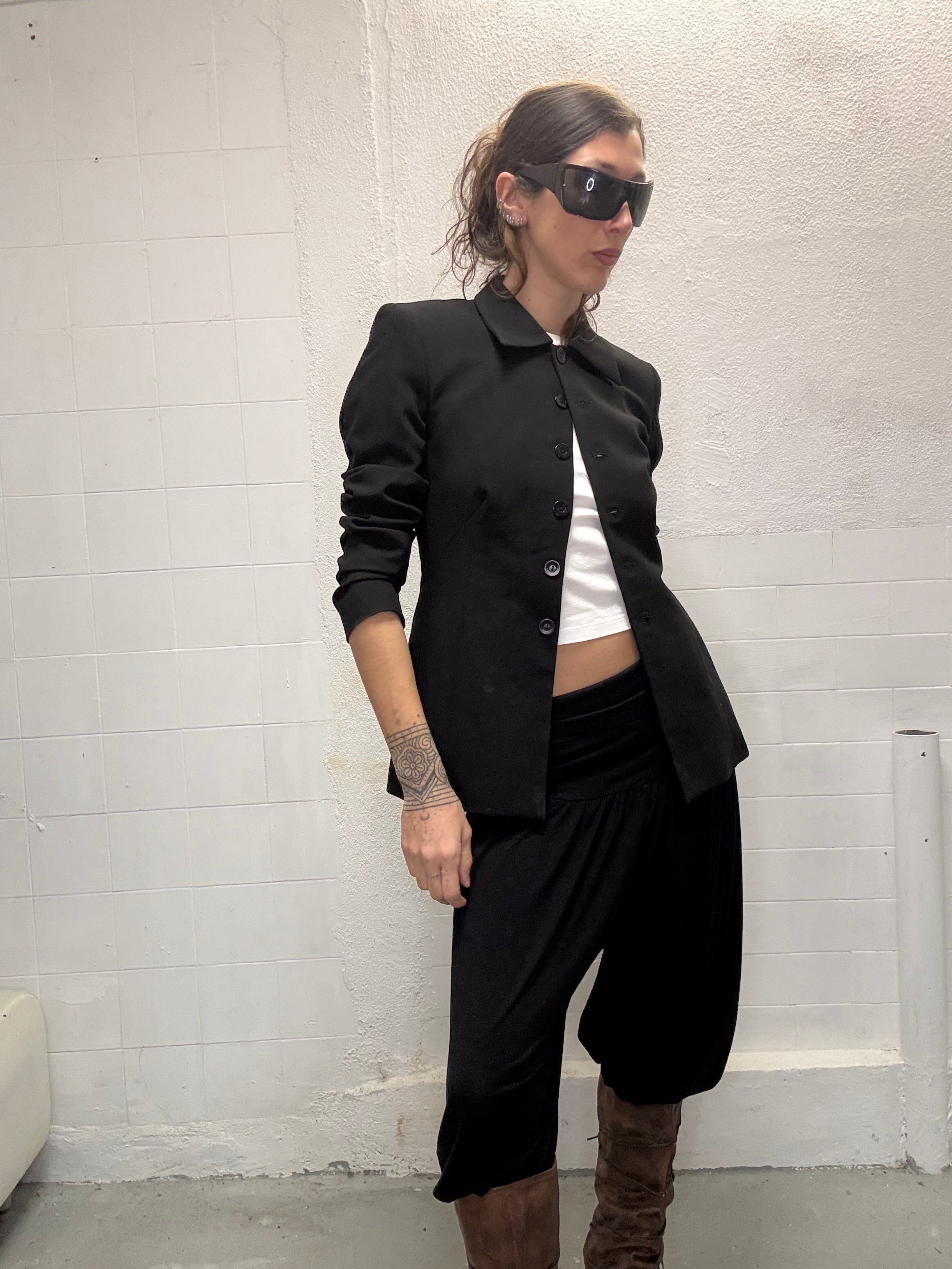 098 BUTTON UP BLACK BLAZER