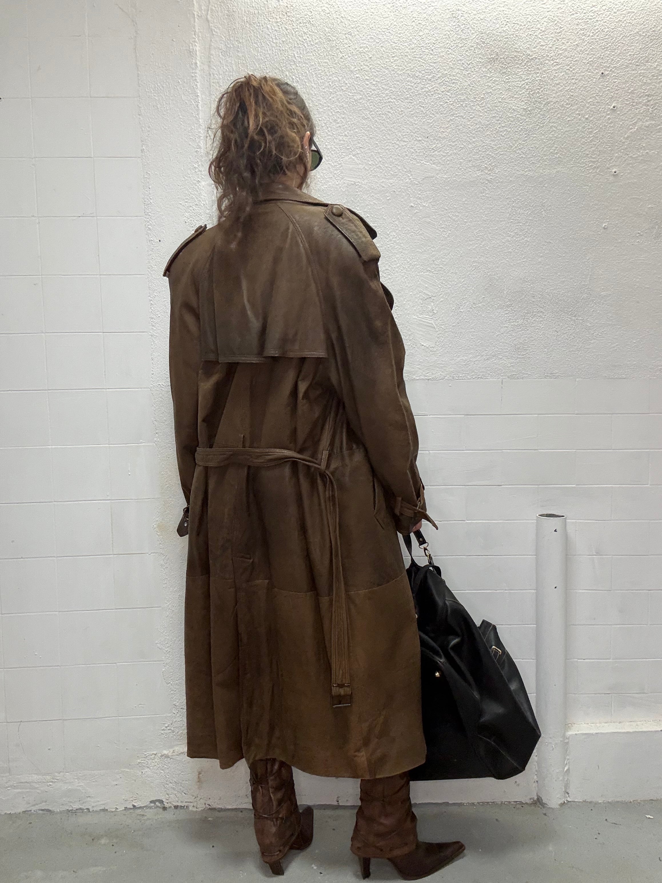 081 SUPER LONG LEATHER TRENCHCOAT