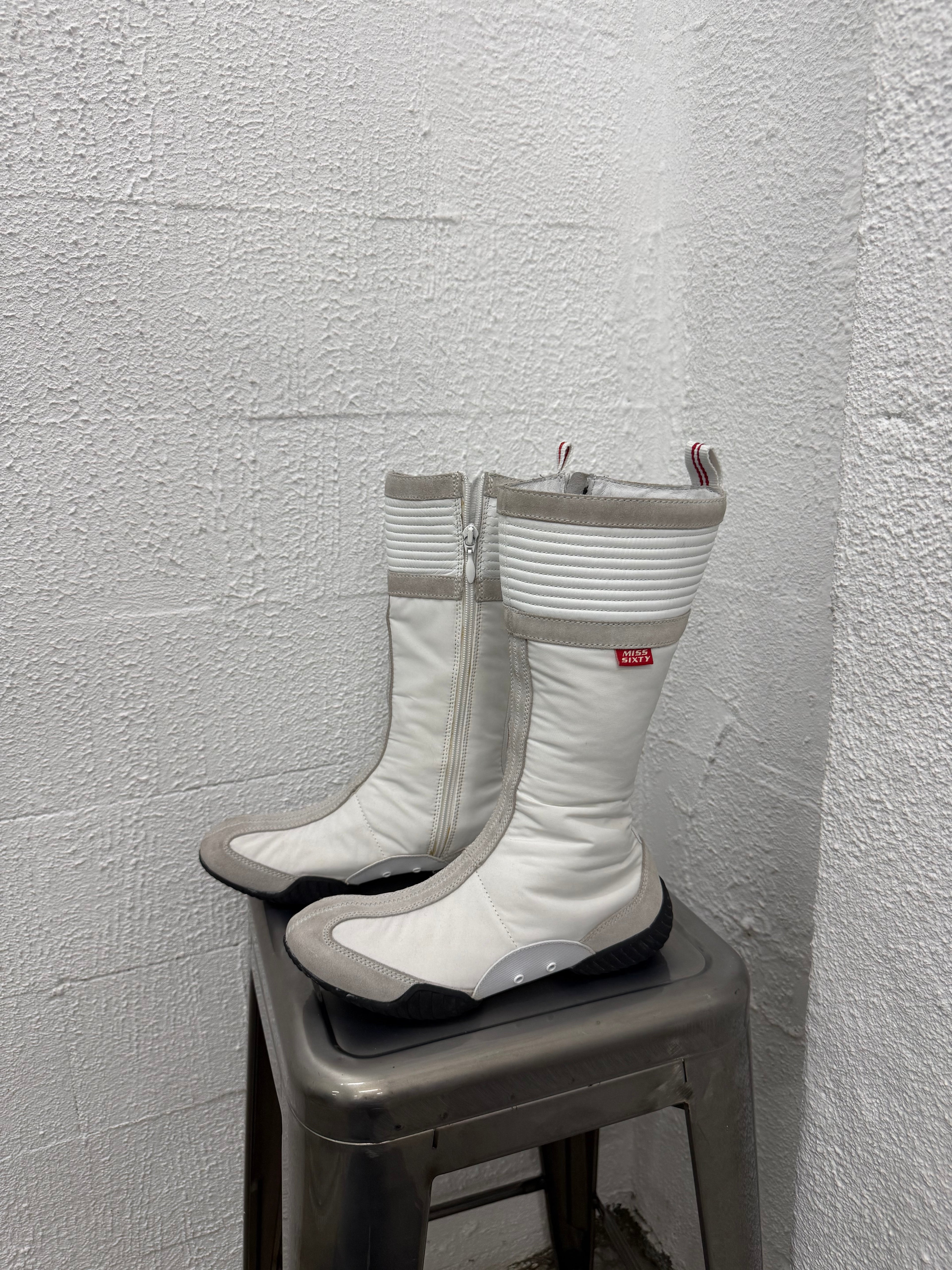 0109 VINTAGE MISS SIXTY SPORTY BOOTS
