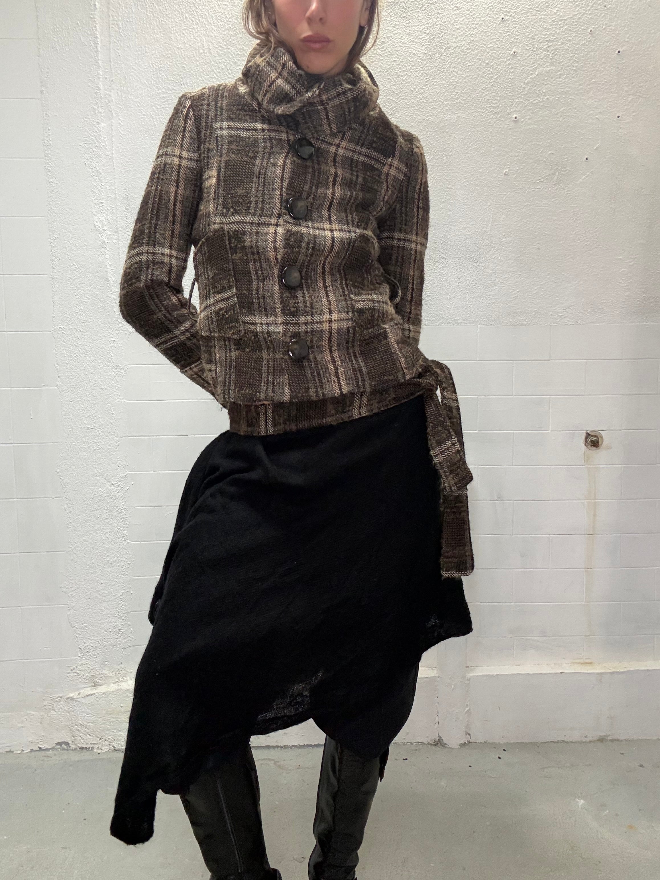 Button-up check coat with tailored silhouette